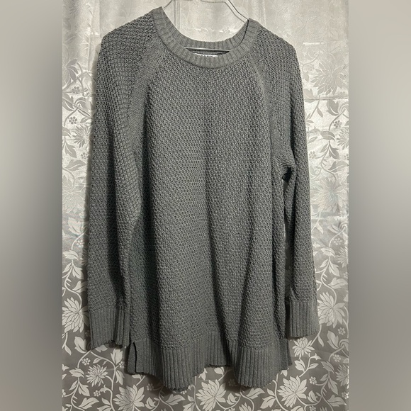 Old Navy Gray Textured Knit Sweater Women’s Size M Long Sleeve Pullover. - Picture 1 of 5
